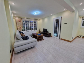 4 bedroom detach house in Cheadle Hulme